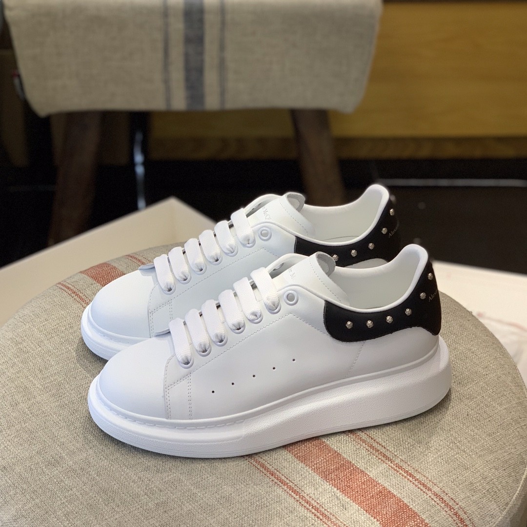 Alexander McQueen MQ black tail Rose nail Sneakers