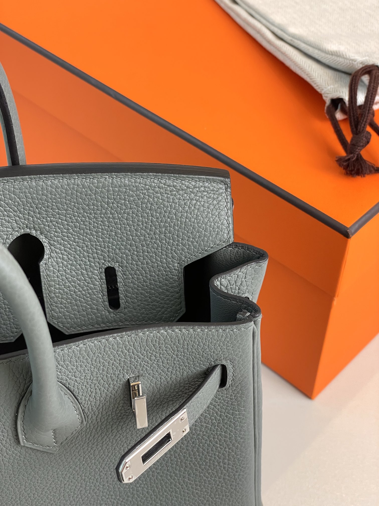 Birkin25 almond green togo leather silver buckle