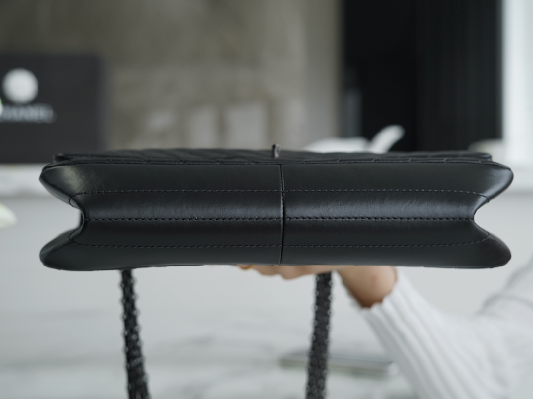 𝗖𝗵𝗮𝗻𝗲𝗹 Replica ❷. ❺❺ V pattern Large Black