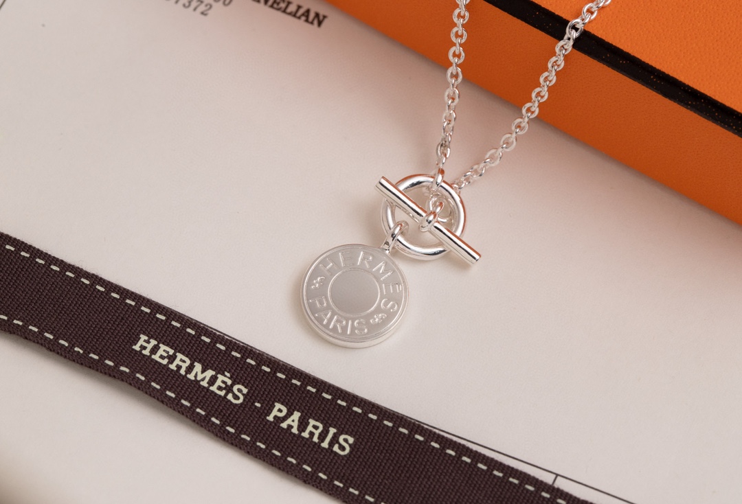 Hermes necklace