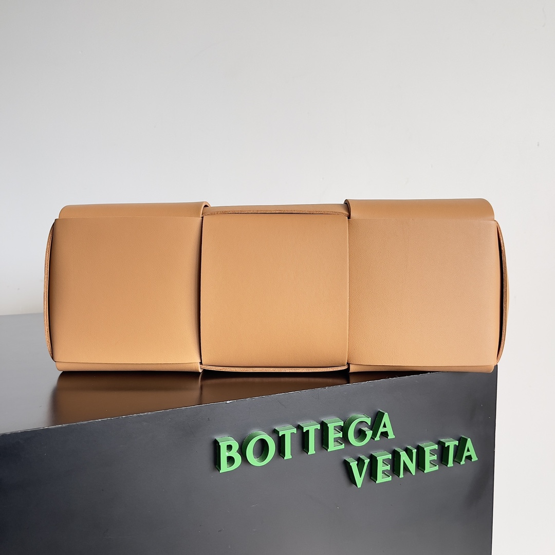 Bottega Veneta bv torte bag light brown large #609175
