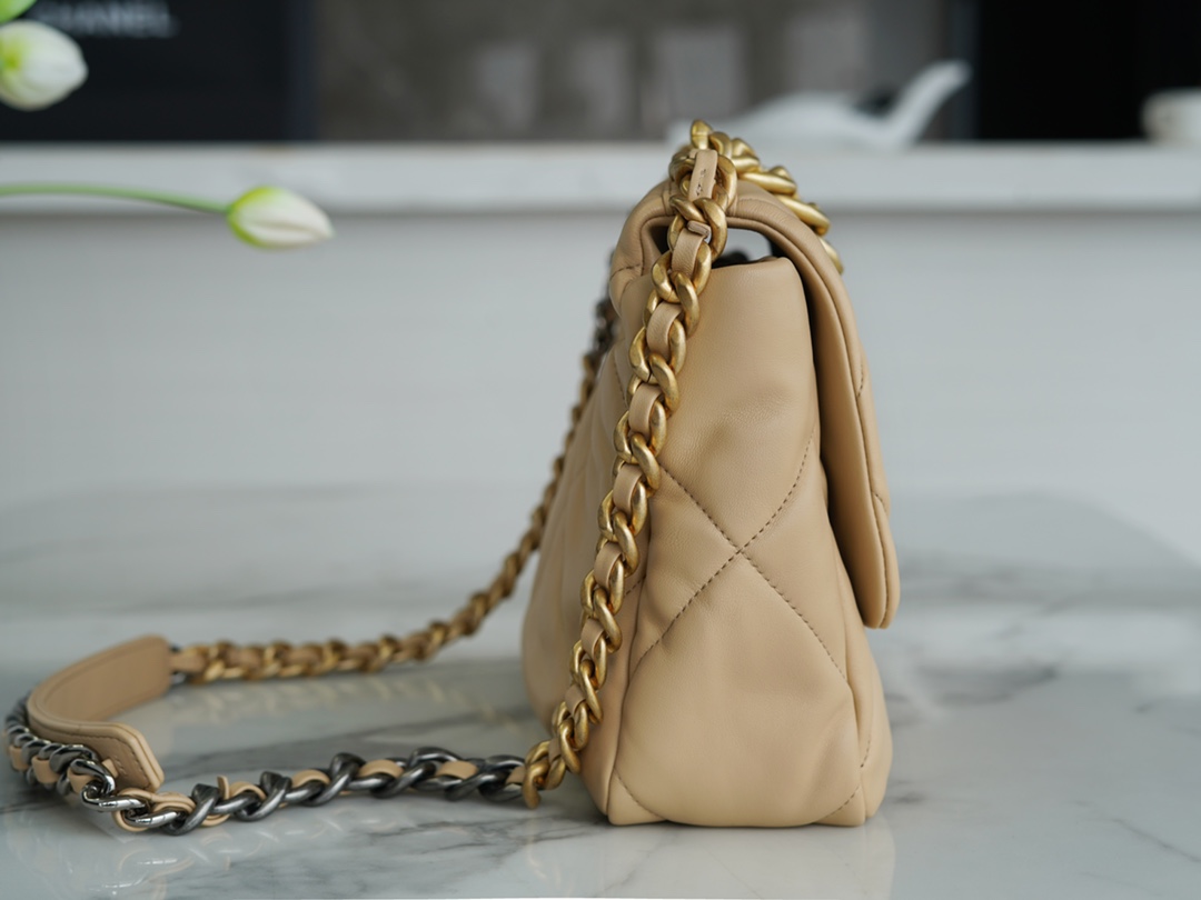 𝗖𝗛𝗔𝗡𝗘𝗟 ❶❾ 𝗕𝗔𝗚 Original lambskin series ❥ Genuine leather ❥ Medium ❥ Apricot