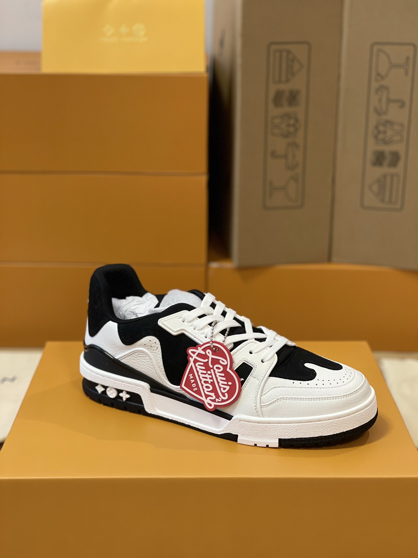 Louis Vuitton couple models DIY buckle sneakers sneakers