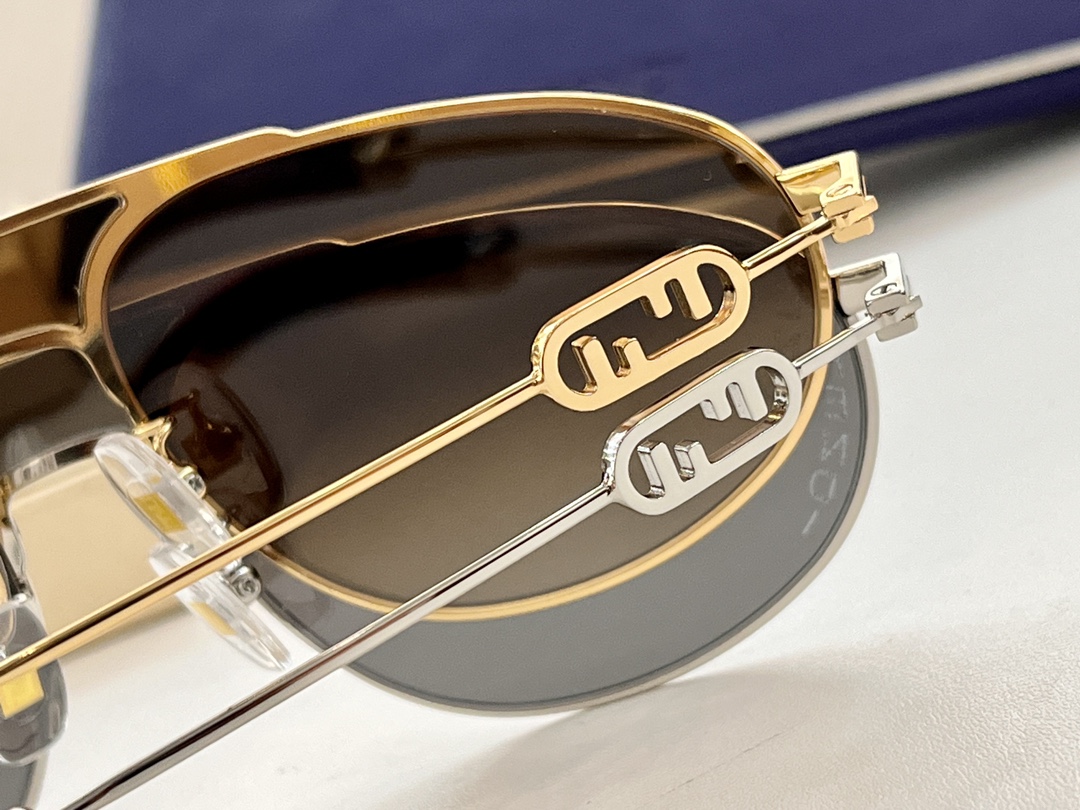 FENDI✨✨✨MODEL: FE40072U