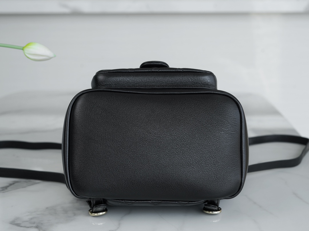 𝗖𝗛𝗔𝗘𝗡𝗟✦23c New 𝐃𝐮𝐦𝐚 Shoulder Bag Black Large