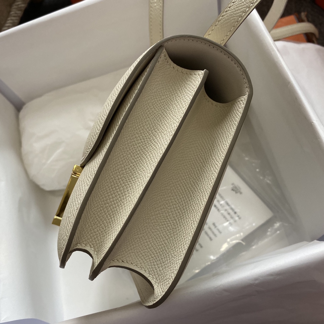 Constance19 epsom leather milkshake white gold buckle