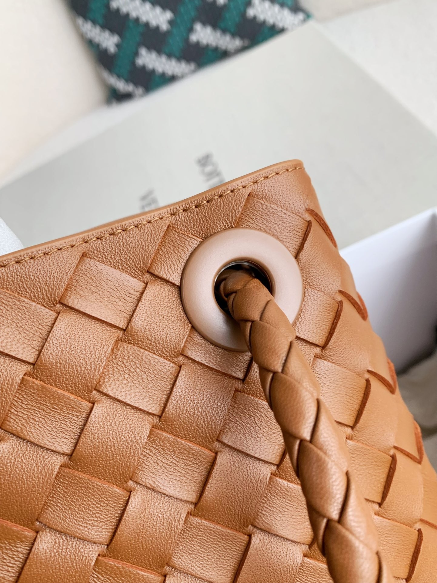 BOTTECA VENETA Knit handbags Size：32*24*12cm