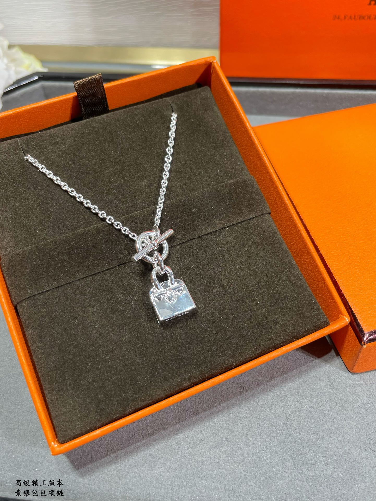 Hermes necklace