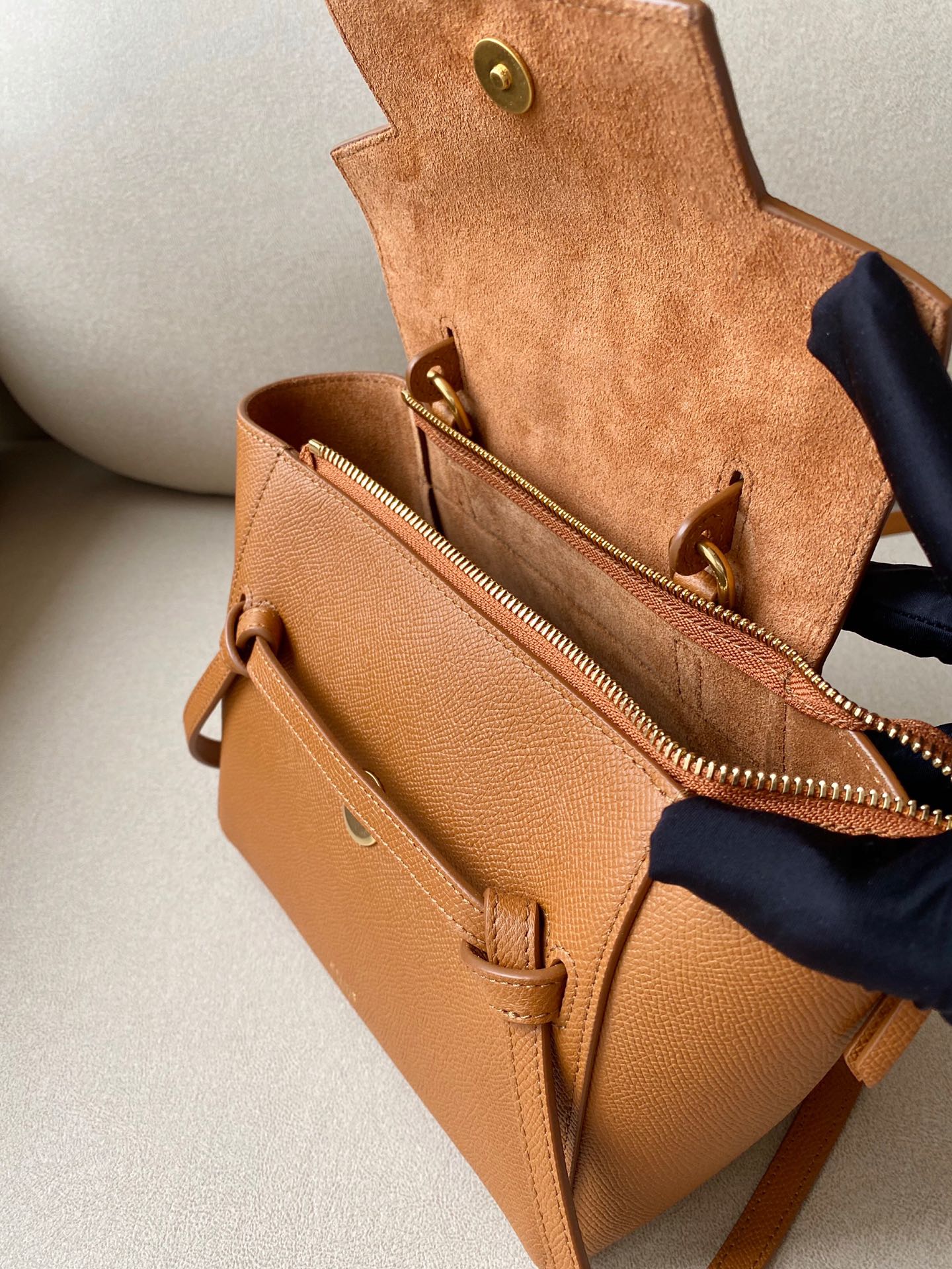 𝐂𝐞𝐥𝐢𝐧𝐞 Belt Bag Catfish Bag Small Grained Calfskin