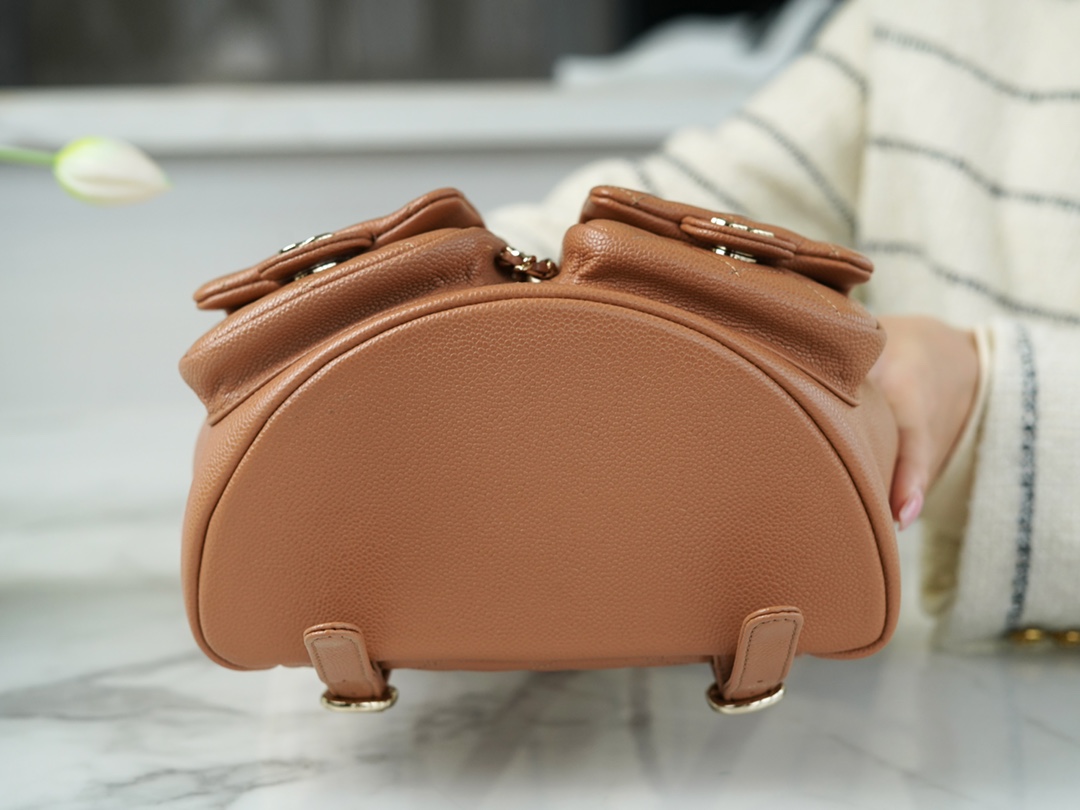 𝗖𝗛𝗔𝗡𝗘𝗟 23P New Duma Double Shoulder Cowhide Large Caramel