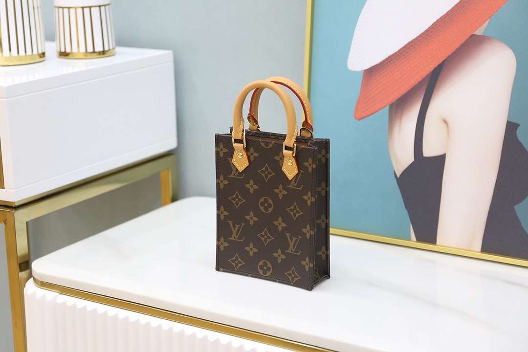 Louis Vuitton 𝐏𝐄𝐓𝐈𝐓 𝐒𝐀𝐂 𝐏𝐋𝐀𝐓 M69442原