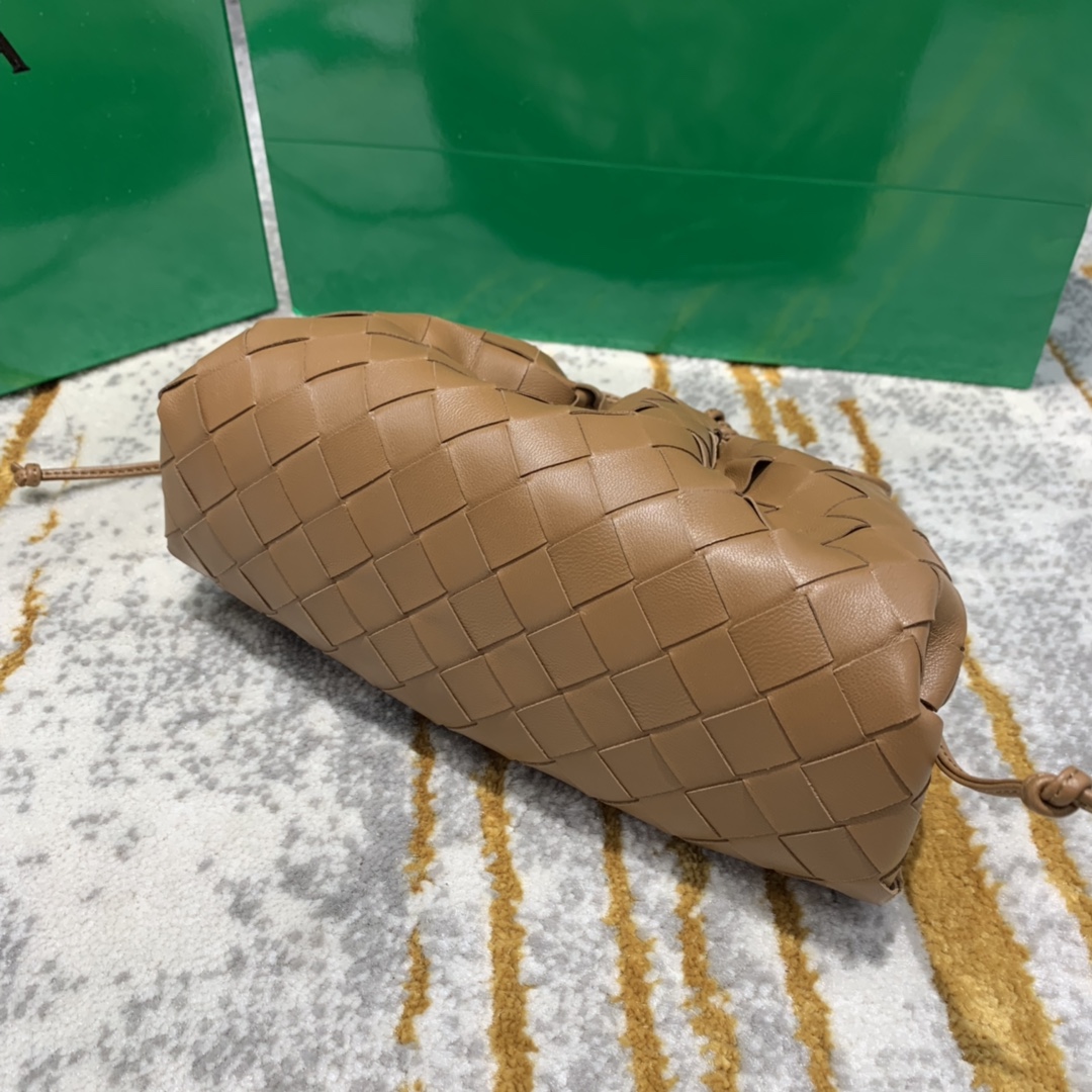 Bottega Veneta  THE MINI POUCH  #585852