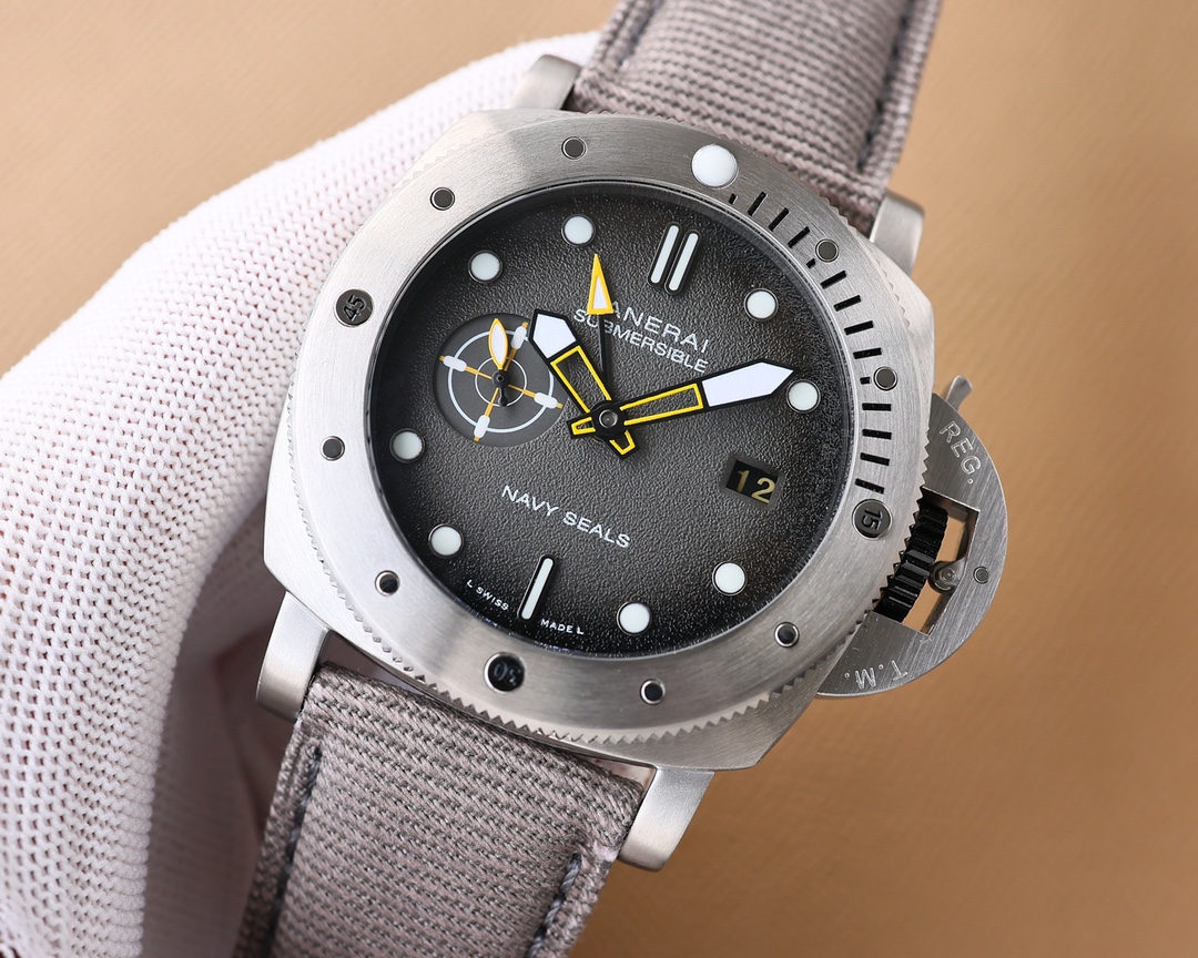 Panerai- SUBMERSIBLE Stealth Series
