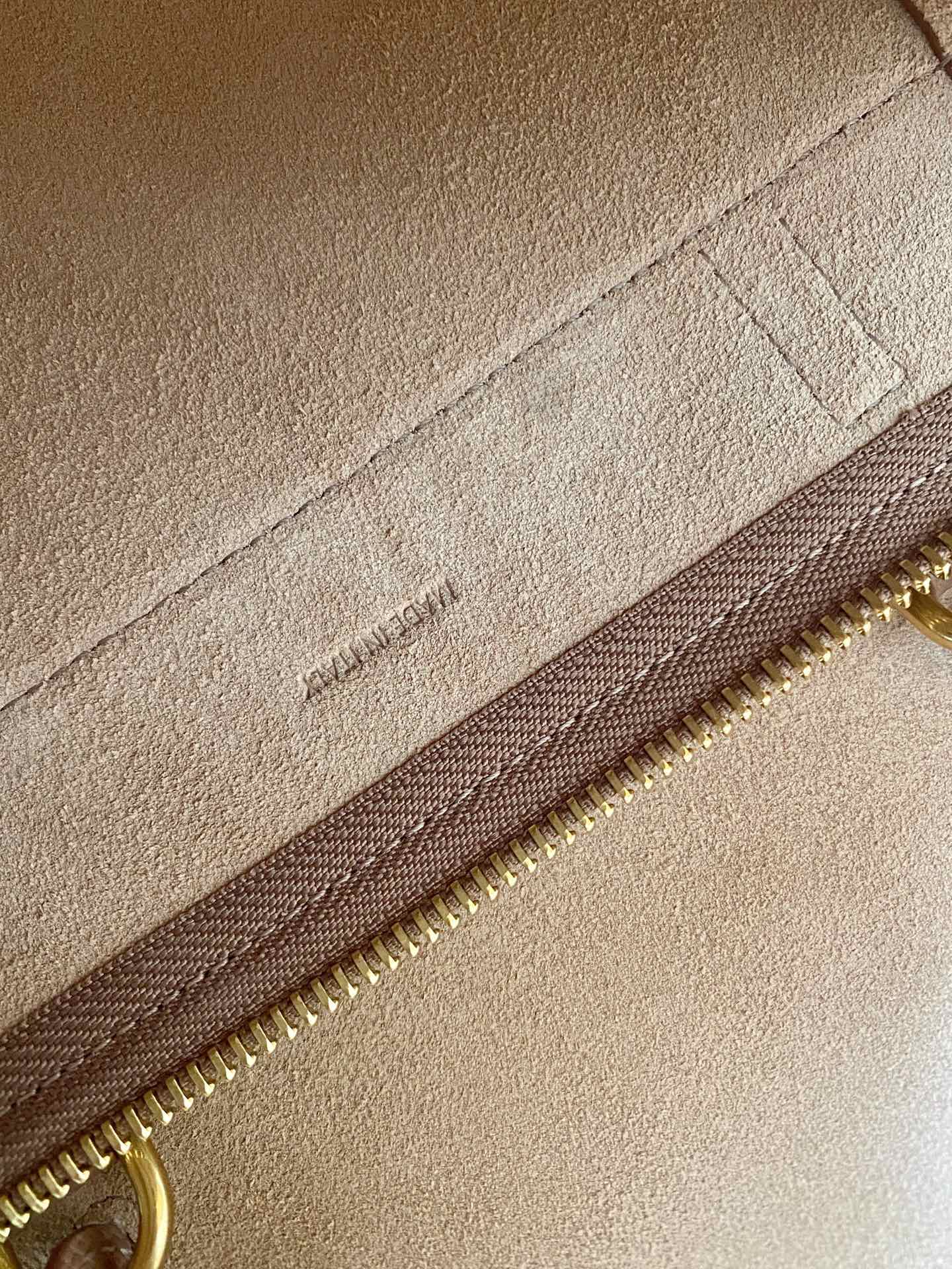 𝐂𝐞𝐥𝐢𝐧𝐞 Belt Bag Catfish Bag Small Grained Calfskin