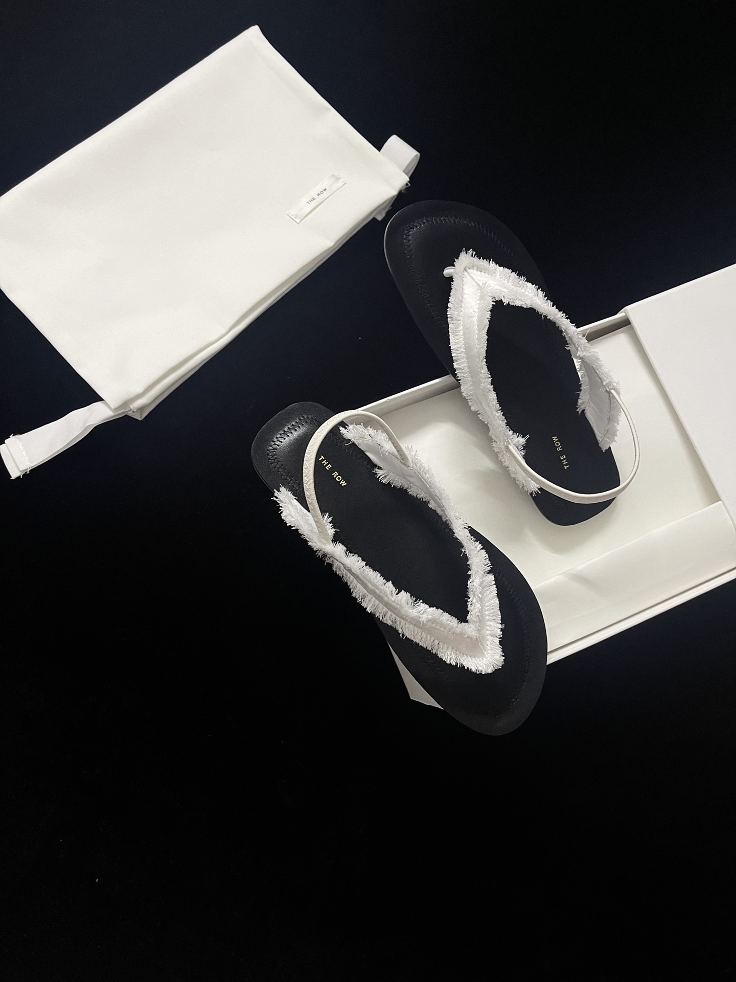 𝐓𝐡𝐞 𝐫𝐨𝐰 ｜𝟐𝟎𝟐𝟑/𝐒𝐒 𝐧𝐞𝐰 Minimalist sandals