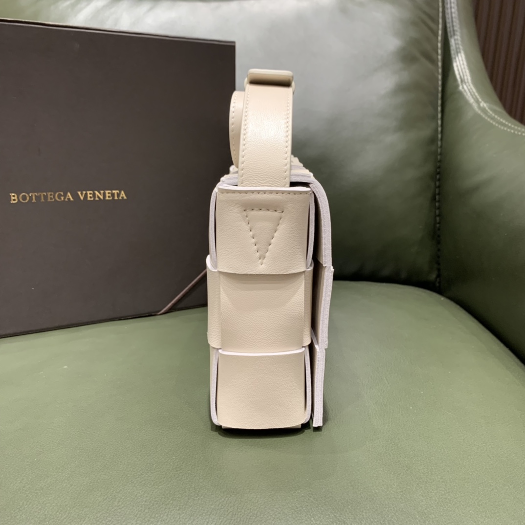 Bottega Veneta  𝘾𝘼𝙎𝙎𝙀𝙏𝙏𝙀 #578004