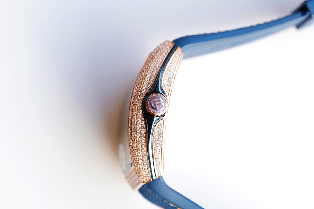 Frank - FM Vanguard Yachting V45 yacht series