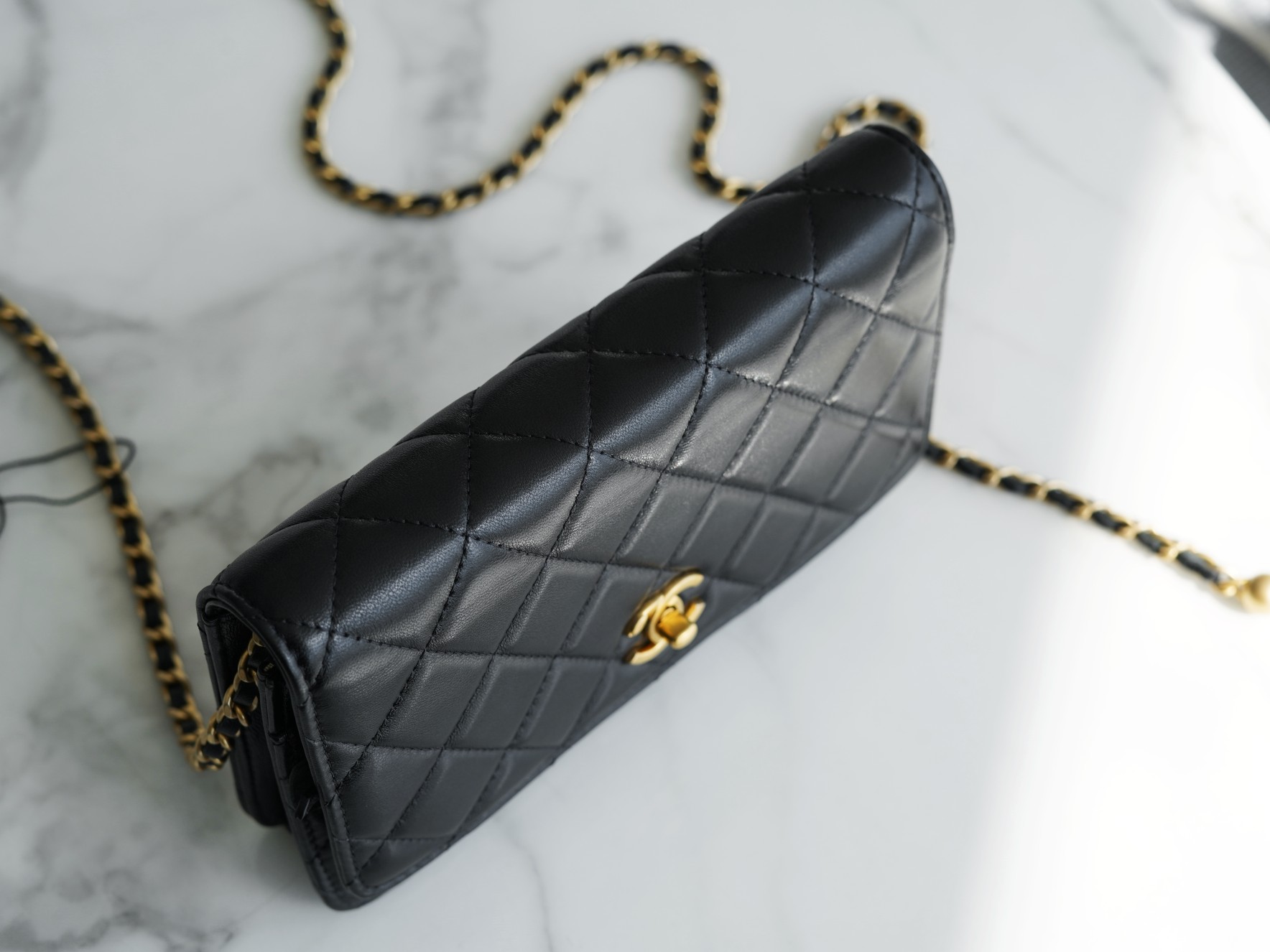 CHANEL 𝑾𝒐𝒄 hair bag metal ball 𝒘𝒐𝒄 black