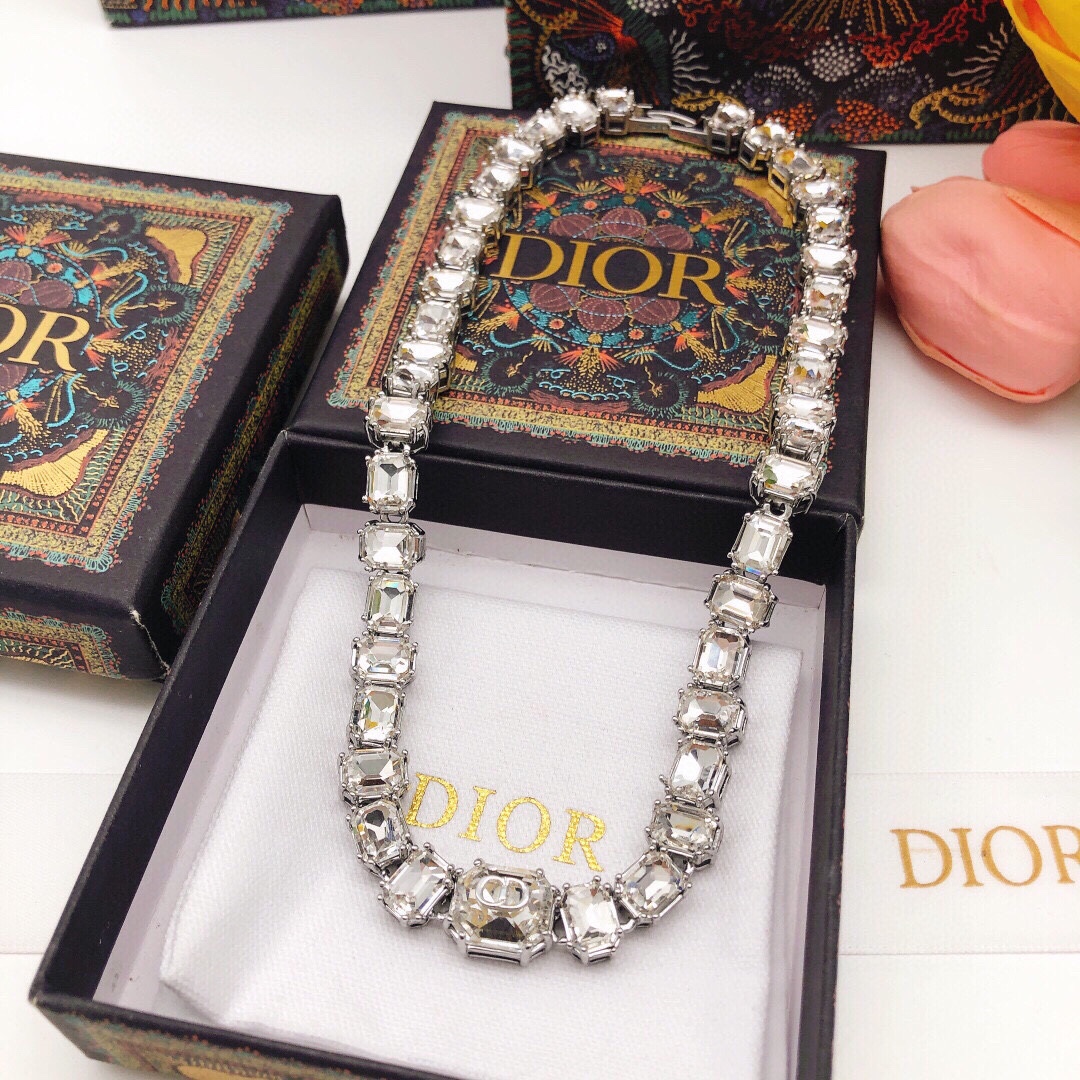 Dior necklace