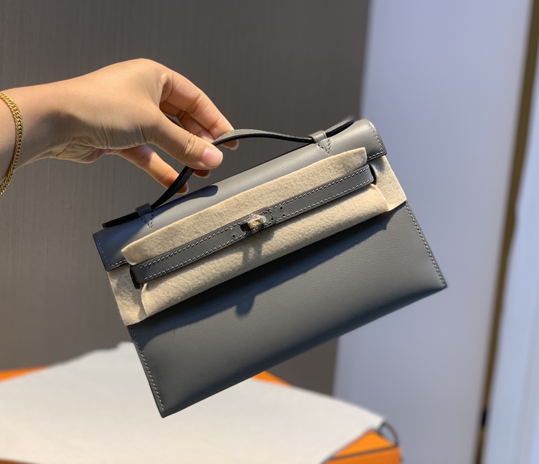 Minikellycumulonimbus gray original swift