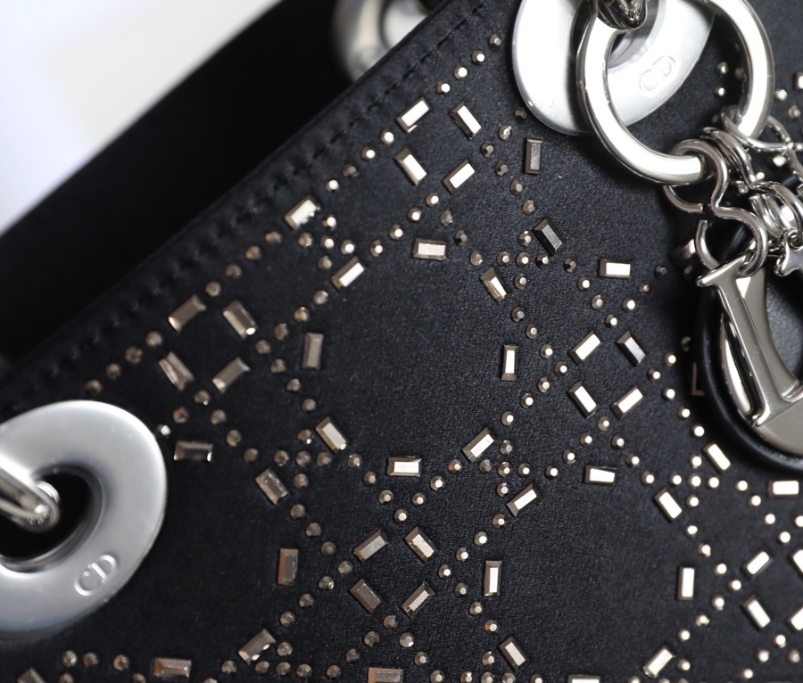 Dior Lady mini 💗 Black hot-stamped diamond toffee bag DR-051