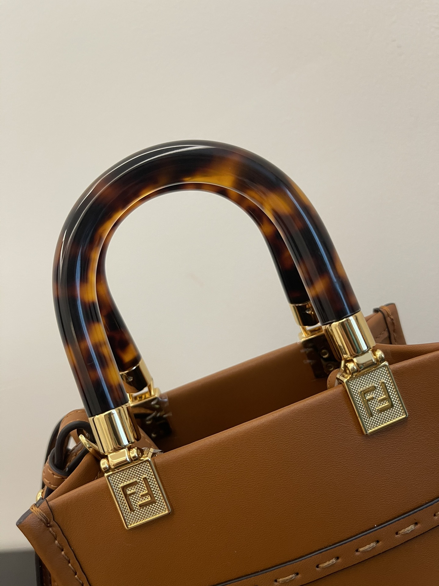 FENDI Logo embossed tortoiseshell portable crossbody cute