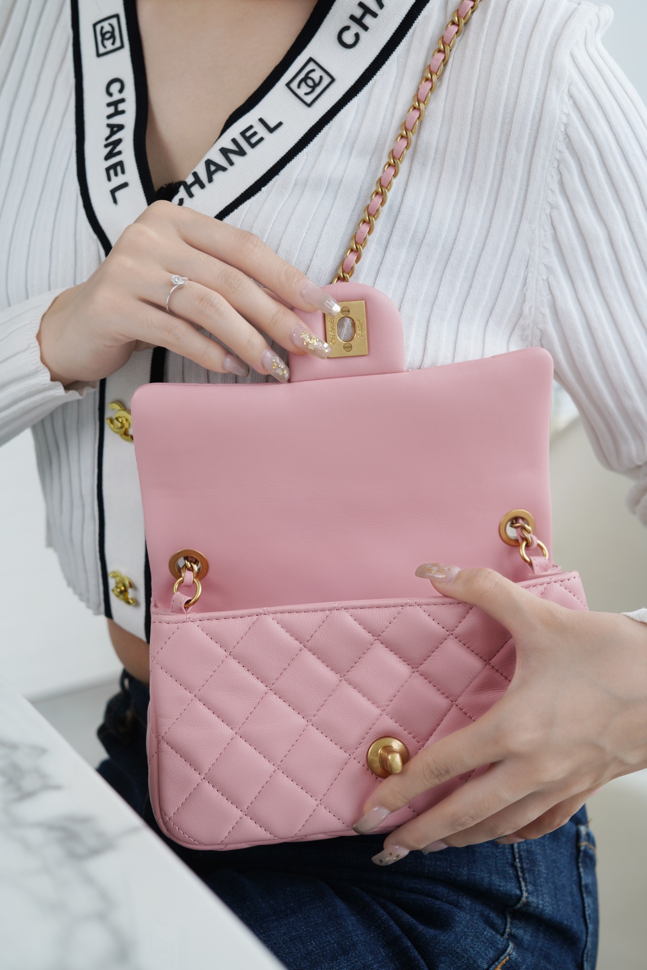 𝗖𝗛𝗔𝗘𝗡𝗟✦ metal ball 𝑴𝒊𝒏𝒊 genuine leather pink