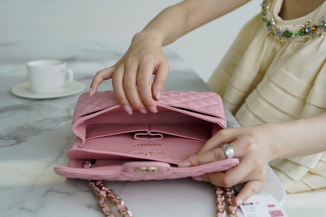 𝐂𝐇𝐀𝐍𝐄𝐋 Classic Flap France 🇫🇷 𝐇𝐚𝐚𝐬 Original Caviar🐂 Washed Fetal Cow Small 🌸Pink