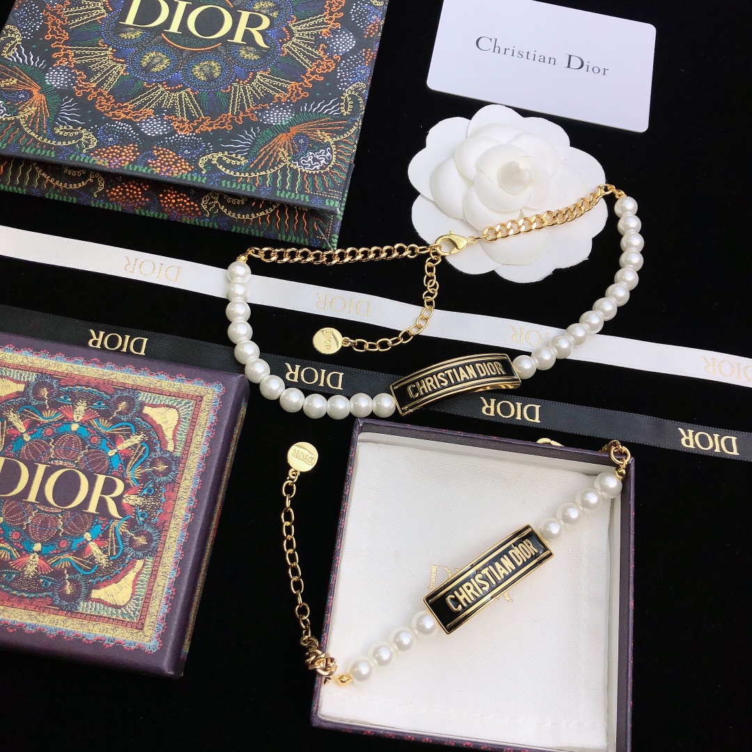 Dior necklace