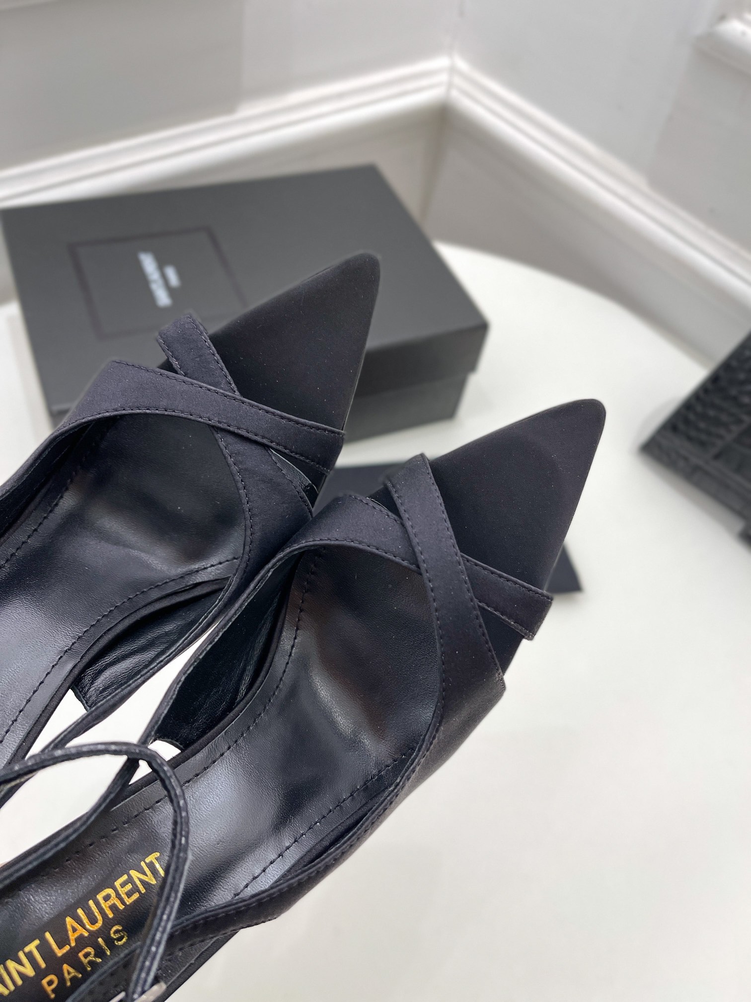 𝙎𝙖𝙞𝙣𝙩 𝙇𝙖𝙪𝙧𝙚𝙣𝙩 | 𝟐𝟎𝟐𝟏/𝐒𝐒 𝐧𝐞𝐰 YSL｜Roland 2022/fw early spring new baked high heels