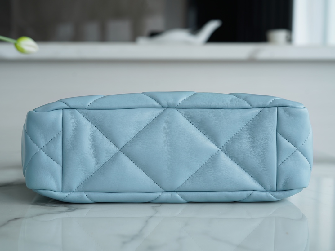 𝗖𝗛𝗔𝗡𝗘𝗟 𝟮𝟮𝗕 19𝑩𝑨𝑮 𝑻𝒐𝒕𝒆 Italy 🇮🇹 Level 1 [Box] Lambskin 🐑 Genuine Leather Blue