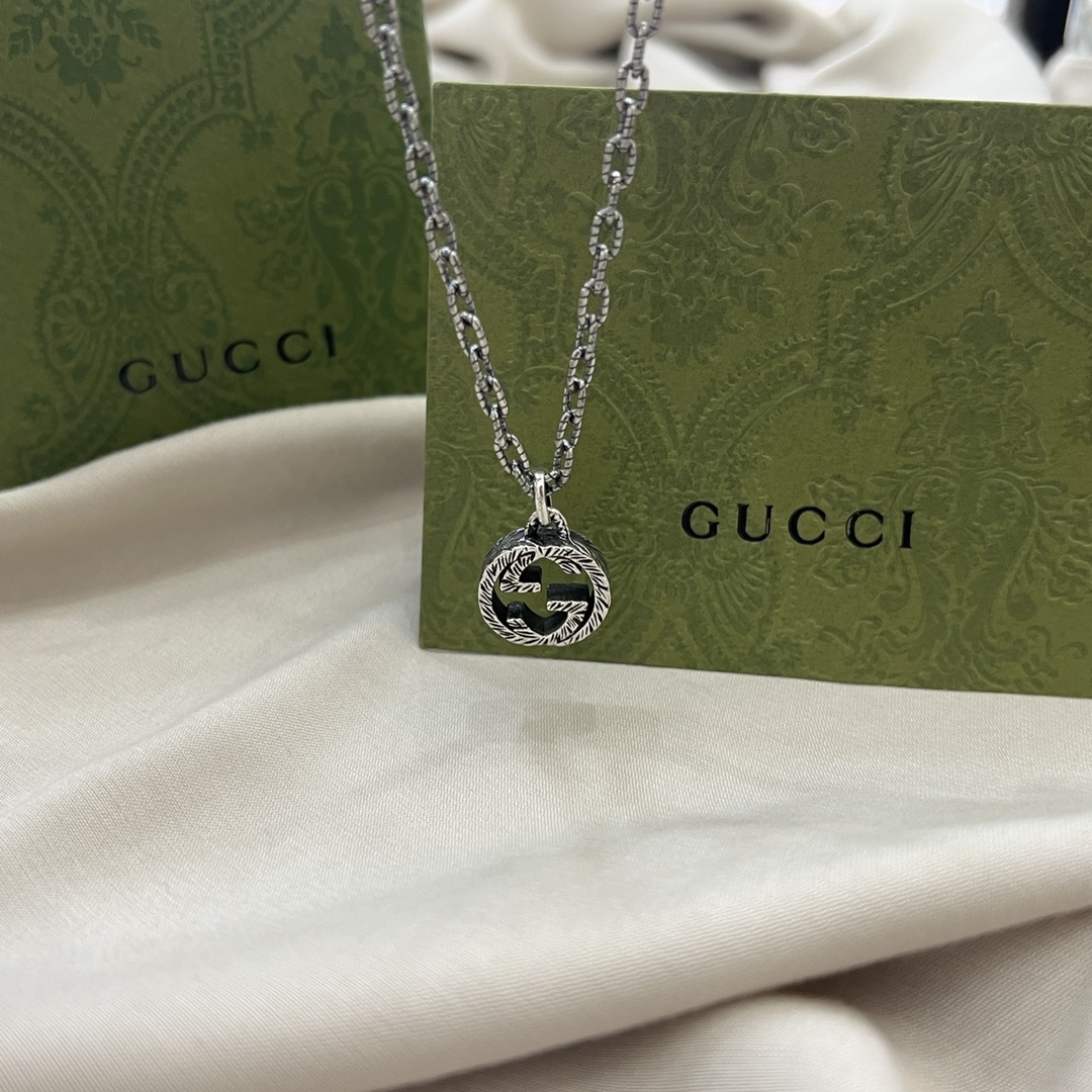 𝐆𝐮𝐜𝐜𝐢 925 Sterling Silver Double GInterlocking Vintage Necklace