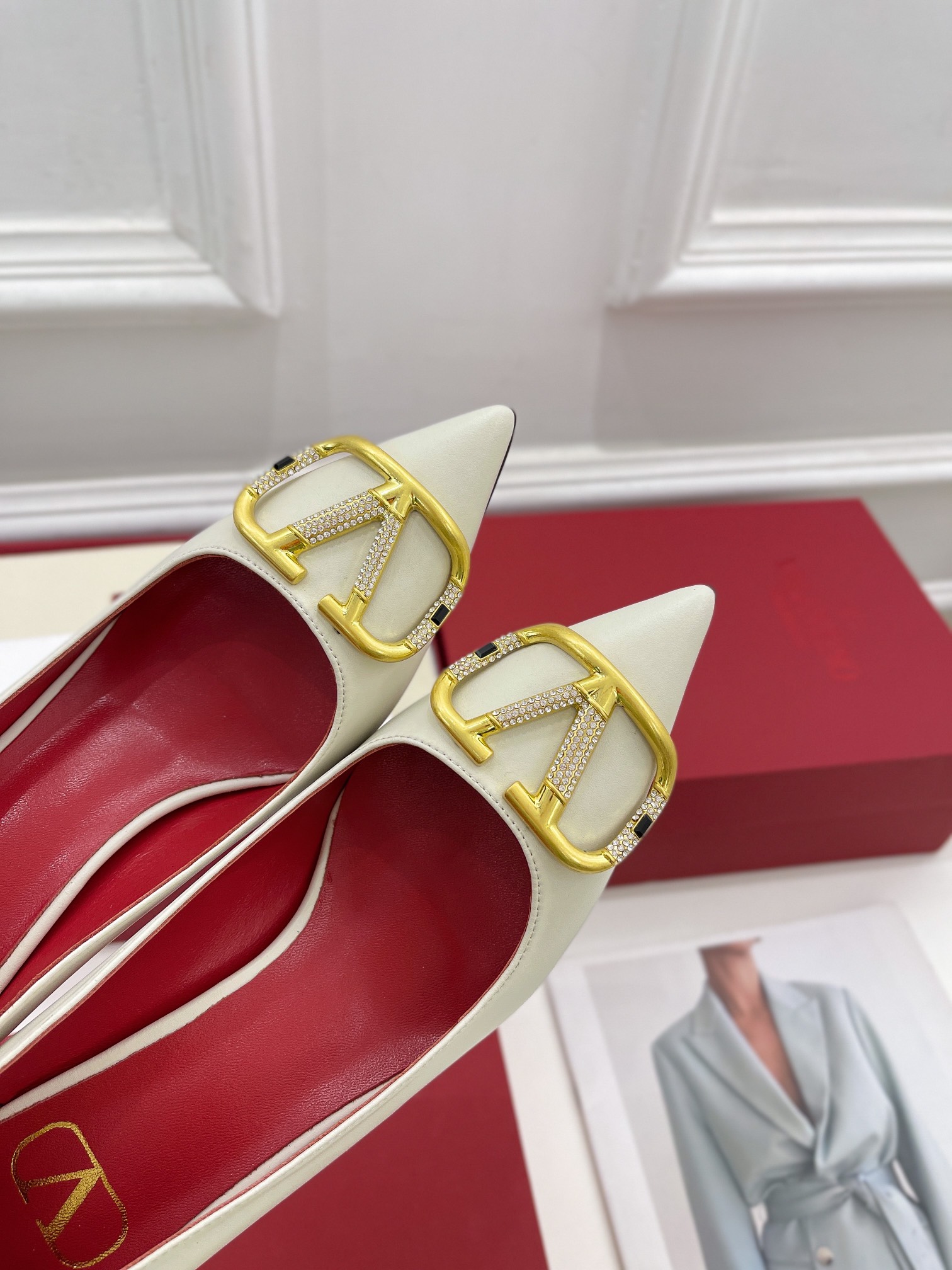 【Valentino】𝟐𝟎𝟐𝟏/𝐒𝐒 𝐧𝐞𝐰 Valentino 2022 spring and summer new large V diamond buckle high heels on the new