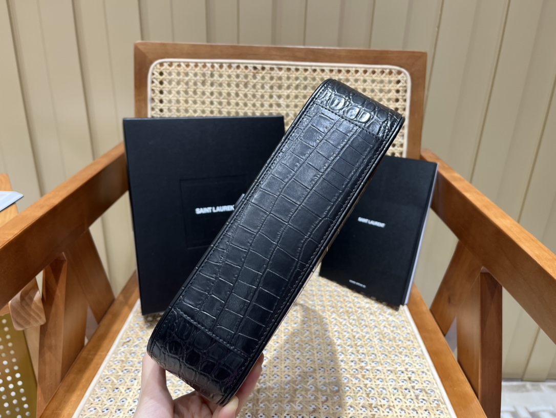 SAINT LAURENT Model: 657228 crocodile pattern original leather.JD