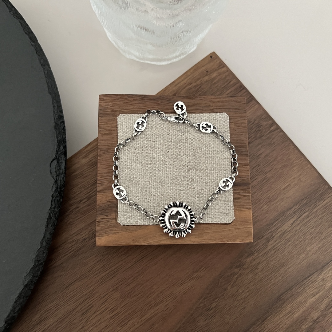 𝐆𝐮𝐜𝐜𝐢 925 sterling silver interlocking double G bracelet 20cm can be adjusted
