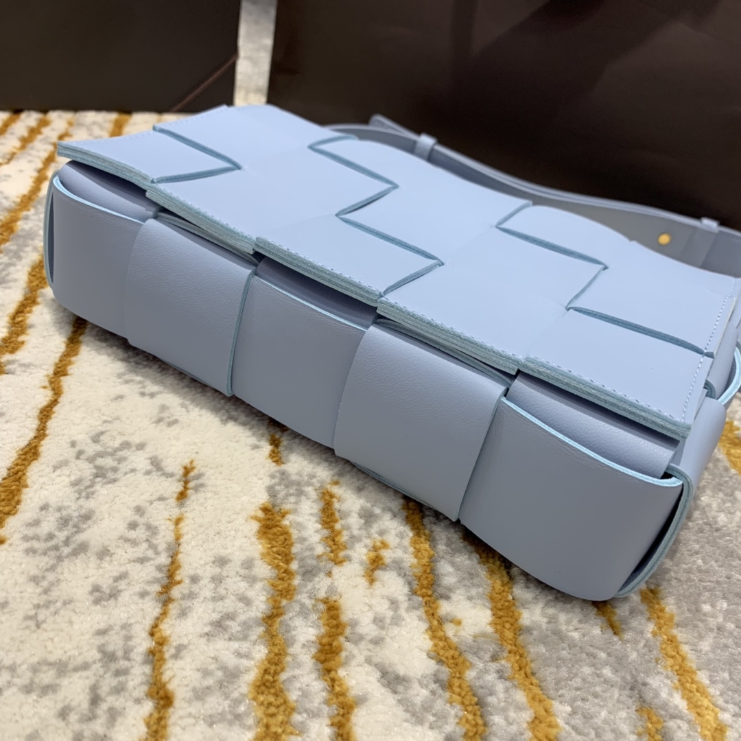 Bottega Veneta  𝘾𝘼𝙎𝙎𝙀𝙏𝙏𝙀 #578004