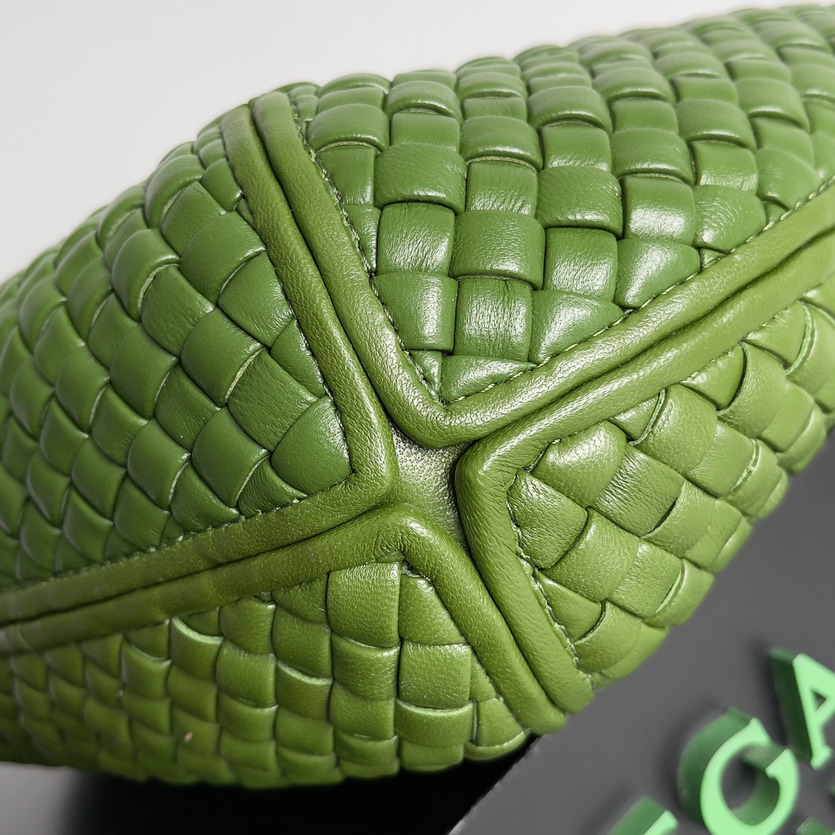 Bottega Veneta CLICKER Large Green Pepper Green #730969