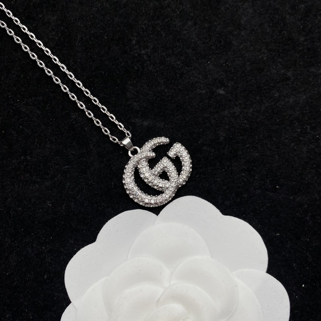 𝐆𝐮𝐜𝐜𝐢 Double G diamond-studded all-match necklace