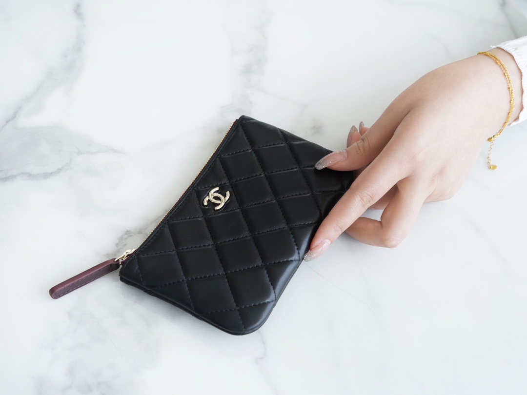 𝗖𝗛𝗔𝗘𝗡𝗟✦ Channel custom lambskin 🐏 Classic mini zipper carry-on bag black gold 🐑