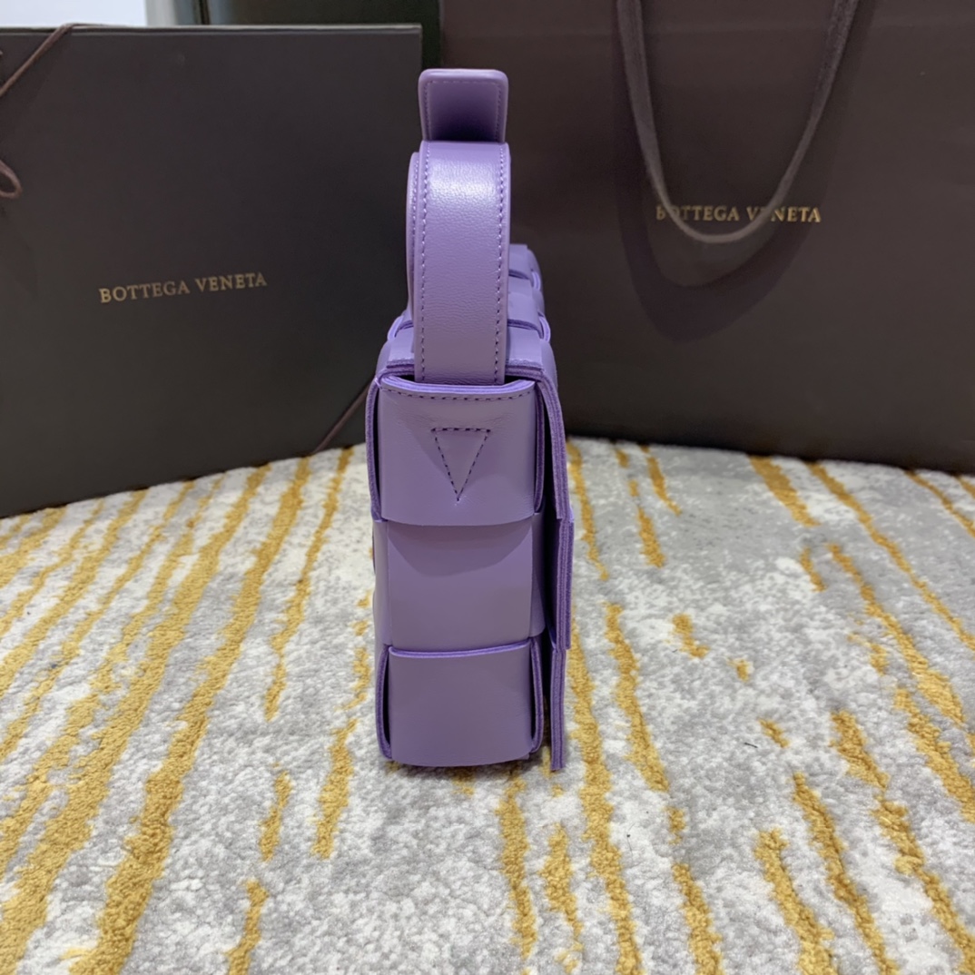 Bottega Veneta  𝘾𝘼𝙎𝙎𝙀𝙏𝙏𝙀 #578004