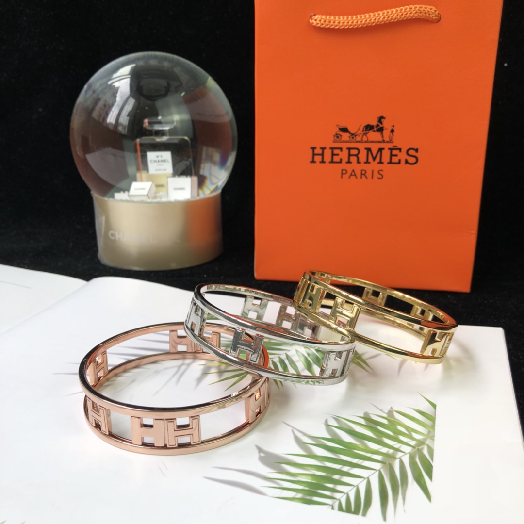 Hermes bracelet