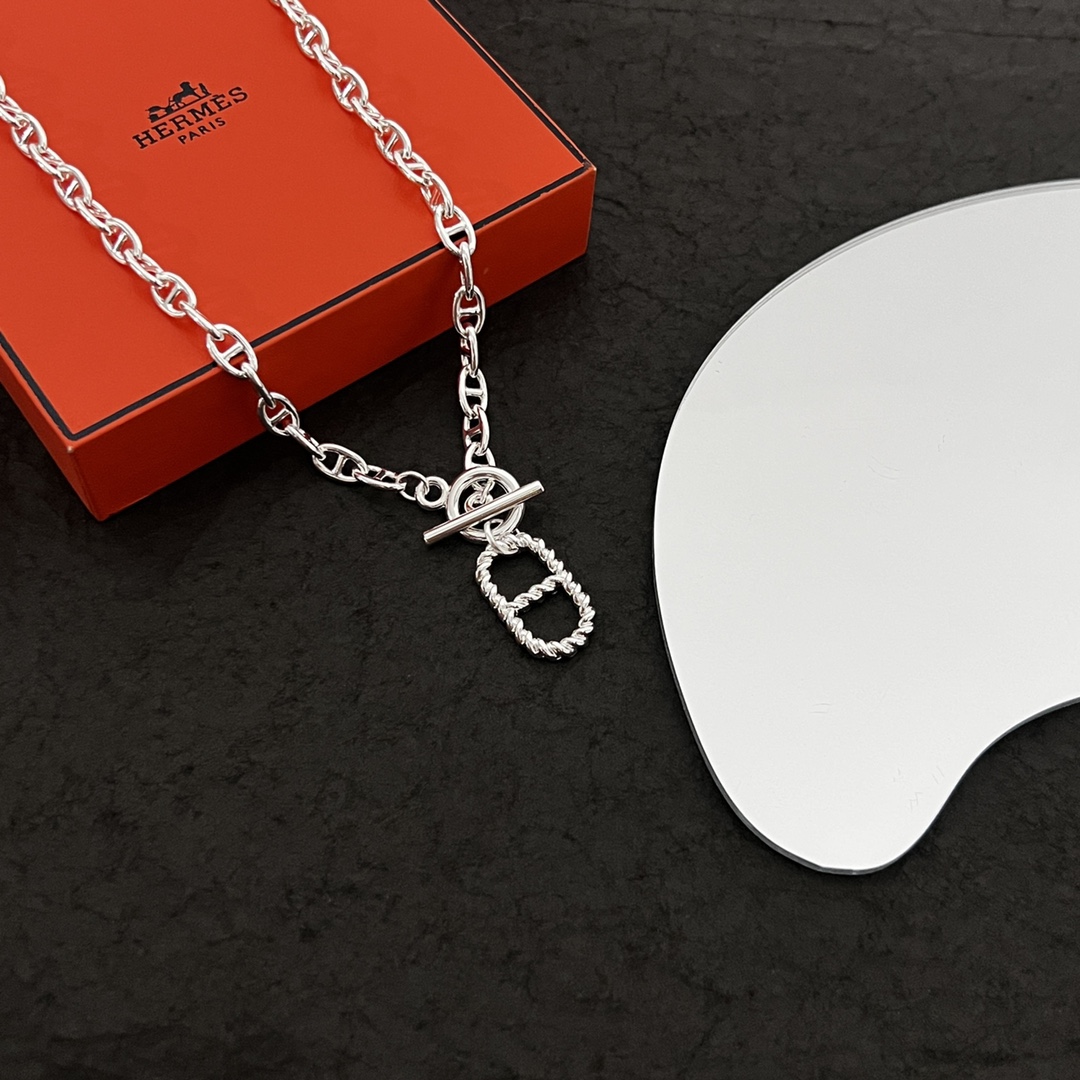 Hermes necklace