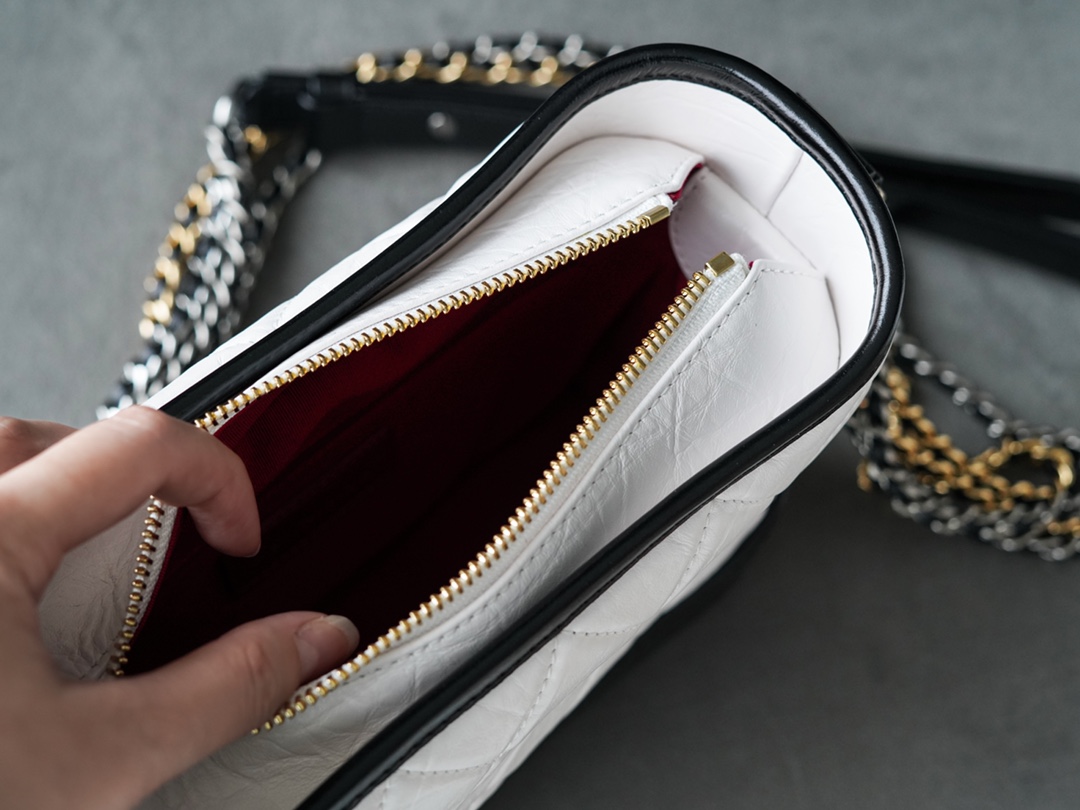 𝗖𝗵𝗮𝗻𝗲𝗹 𝗚𝗮𝗯𝗿𝗶𝗲𝗹𝗲❥ classic stray bag Italy 🇮🇹 