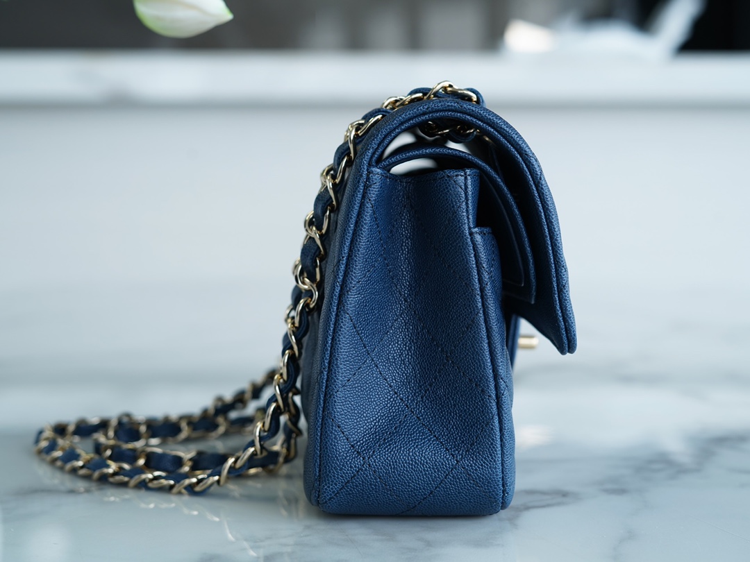 𝐂𝐇𝐀𝐍𝐄𝐋 Classic Flap washed cowhide is made from the most delicate newborn calves washed fetal cow small light blue 🌊