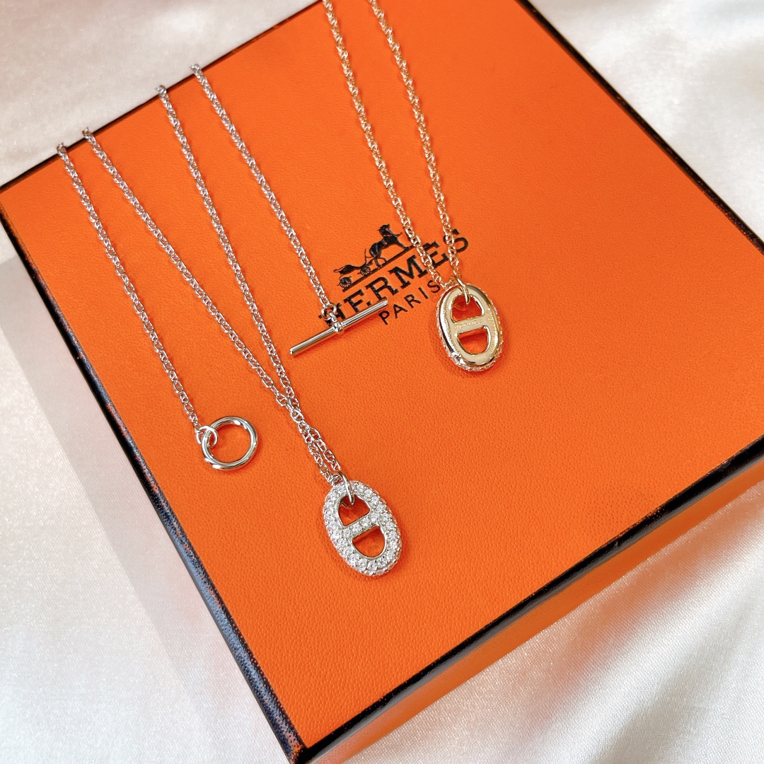 Hermes necklace