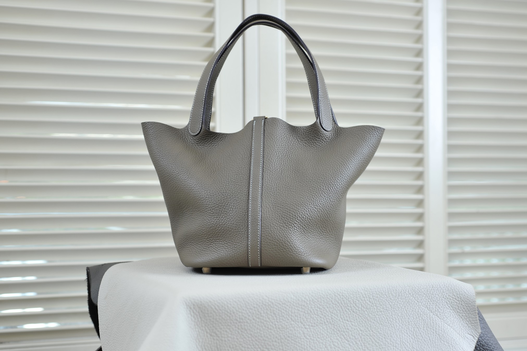 picotin22 elephant gray gold buckle TC leather