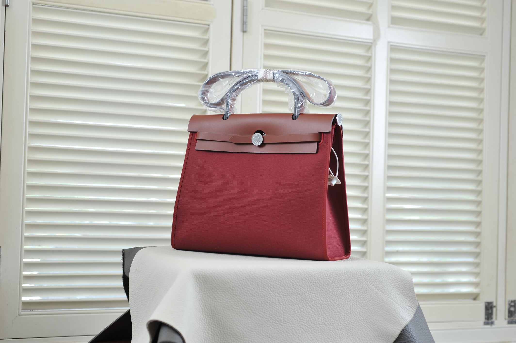 herbag31 Hermes red outer seam preferred for entry