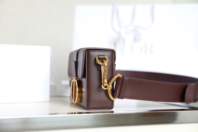 Montaigne Wine Red 𝙢𝙞𝙣𝙞 Box Bag