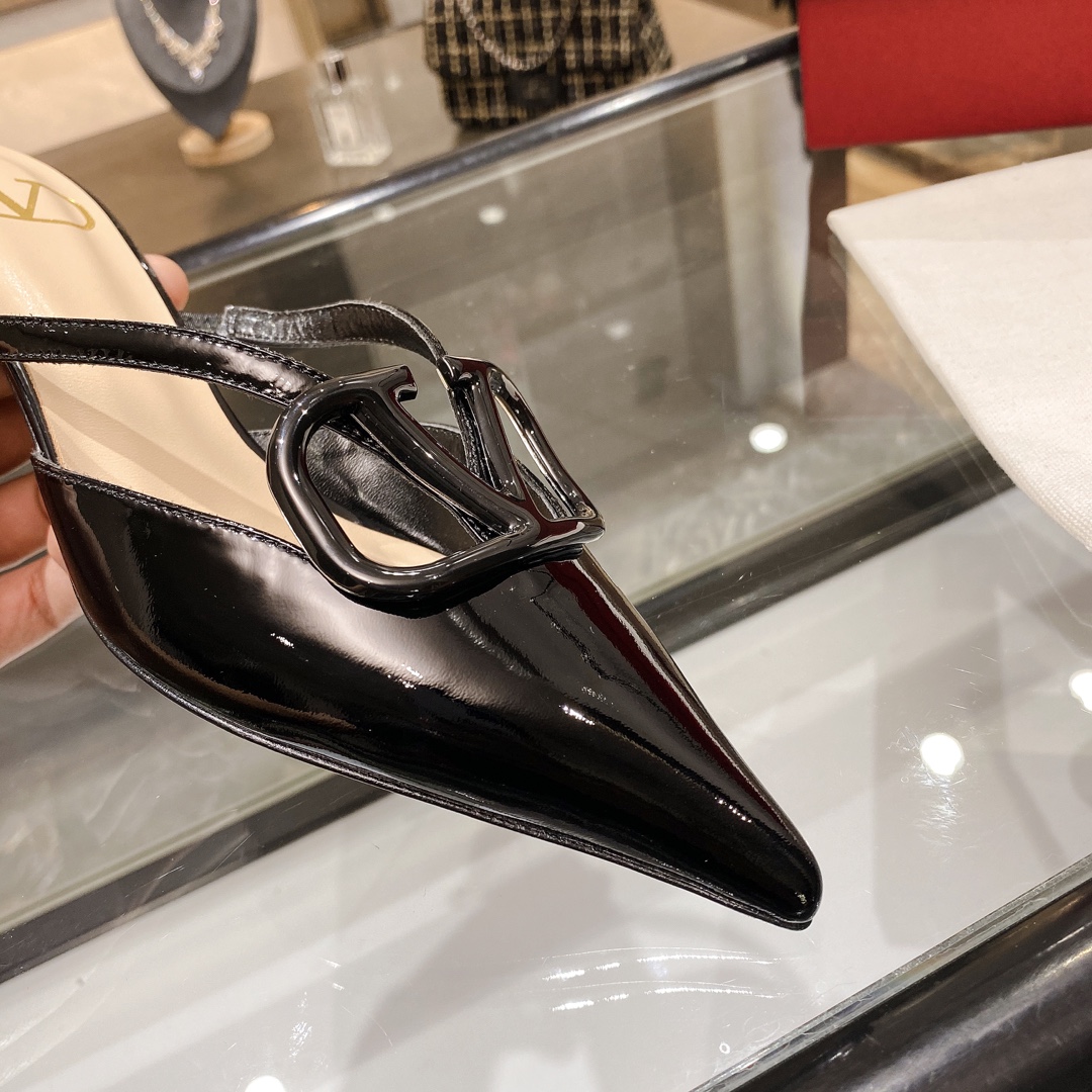 【Valentino】Valentino Black Patent Leather Buckle 4.5cm Mule Slippers