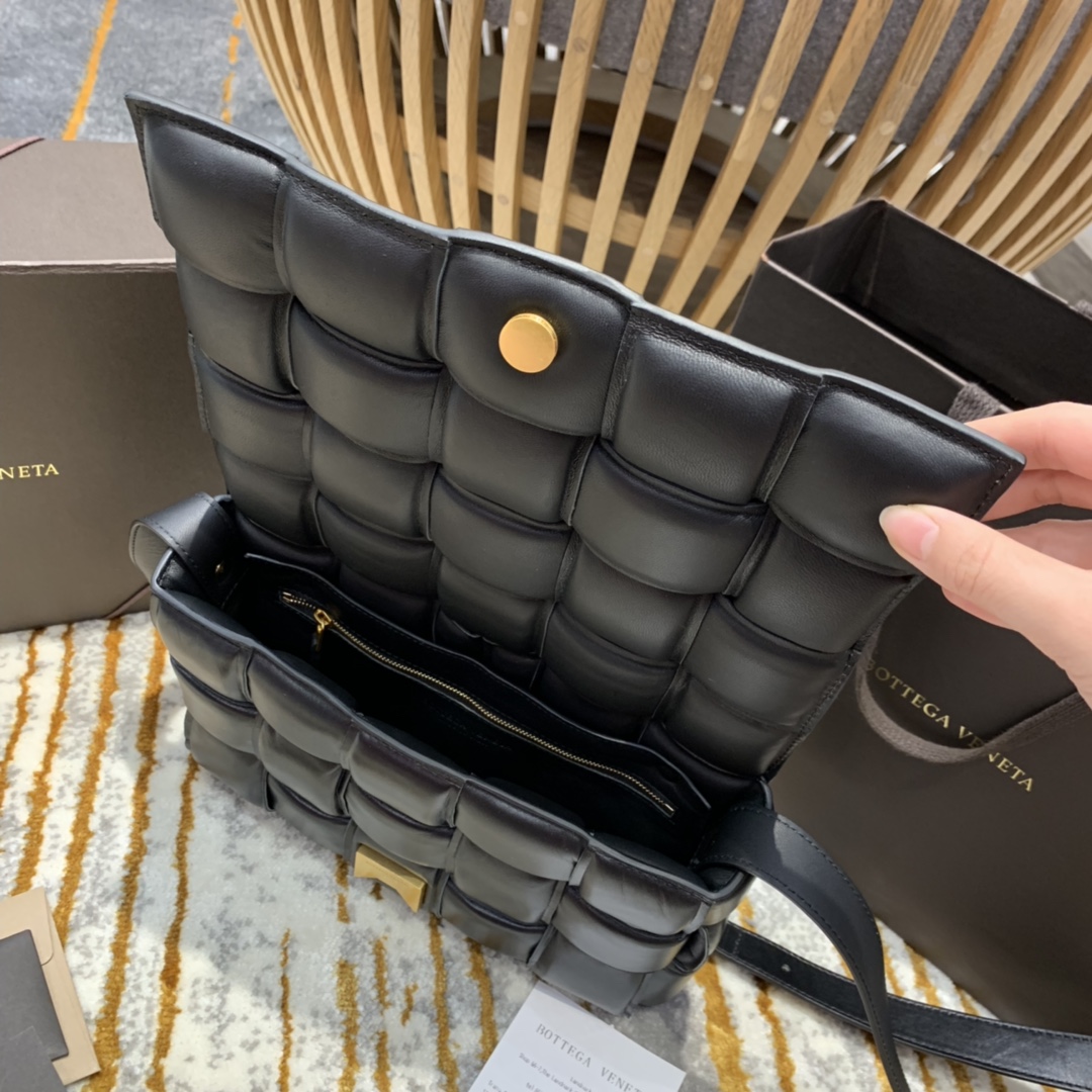 Bottega Veneta  PADDED  CASSETTE #591970